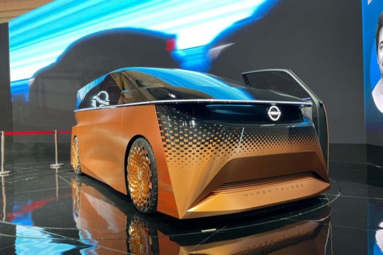 Nissan pamerkan mobil konsep masa depan dia di area GIIAS 2024