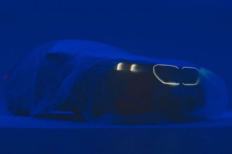 BMW M5 2025 akan dilengkapi kisi-kisi yang digunakan dapat menyala